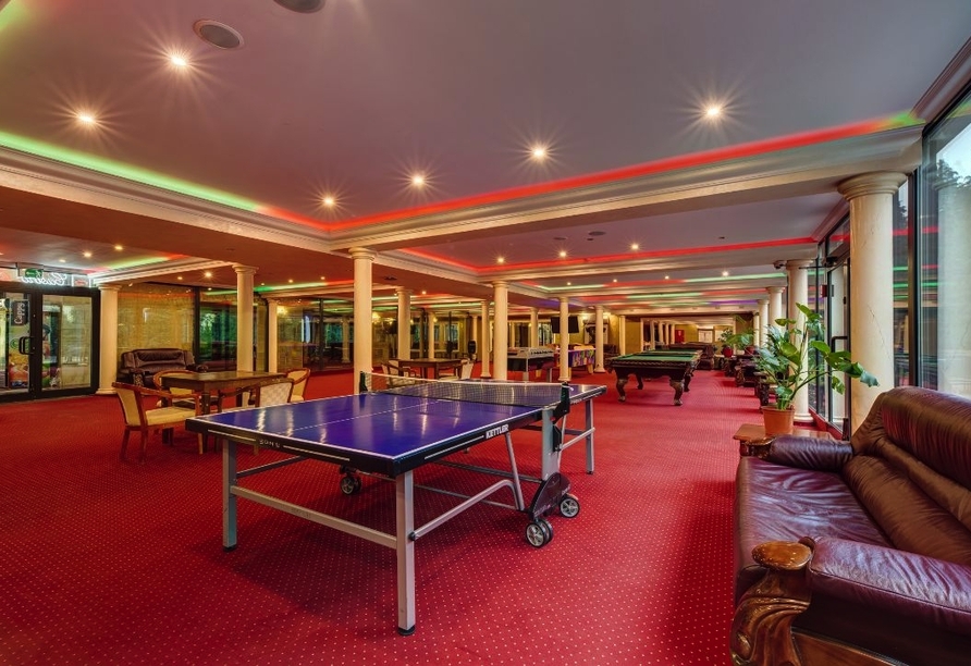 Die Lobby lädt mit Billard, Tischtennis und Co. zum Verweilen ein.