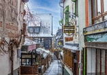 Die berühmte Drosselgasse in nur wenige Gehminuten von Ihrem Hotel entfernt.