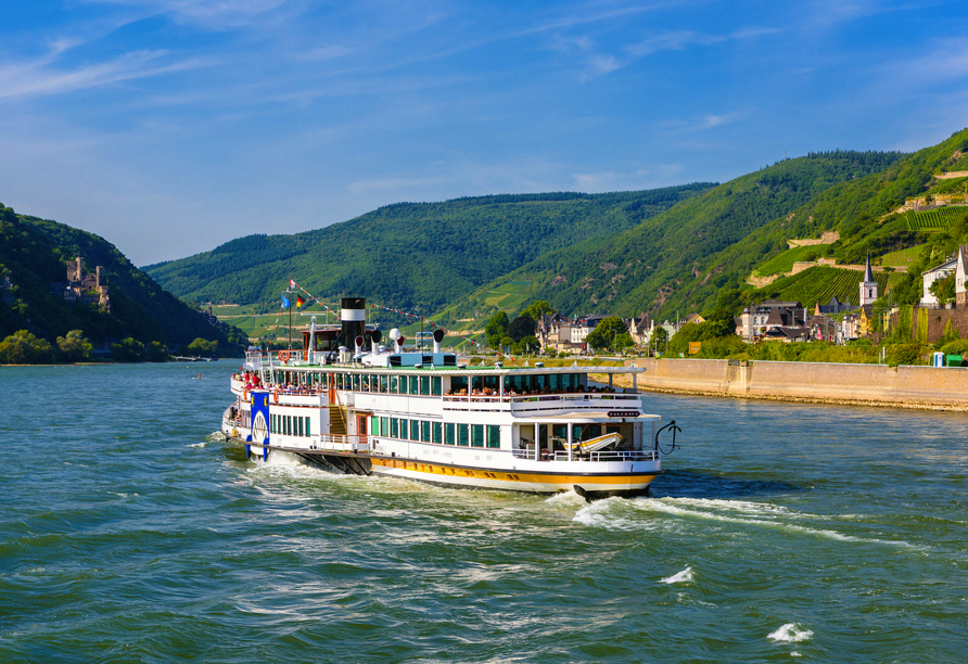 Freuen Sie sich auf eine närrische Schifffahrt mit dem örtlichen Carnevals Club.