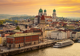 Die Drei-Flüsse-Stadt Passau liegt nur ca. 30 km entfernt – ideales Ziel für einen Tagesausflug.
