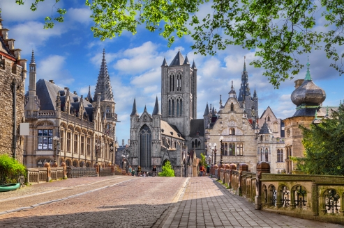 Kommen Sie mit auf die Flusskreuzfahrt in die Niederlande und nach Belgien. Entdecken Sie historische Städte wie Gent.