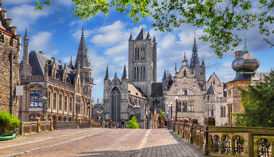 Kommen Sie mit auf die Flusskreuzfahrt in die Niederlande und nach Belgien. Entdecken Sie historische Städte wie Gent.
