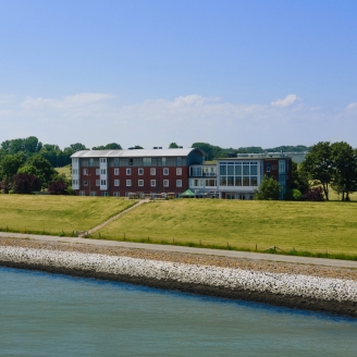 Freuen Sie sich auf Ihren Urlaub im Nordseehotel Wilhelmshaven.