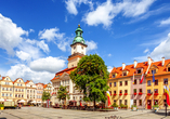 Die Altstadt von Hirschberg verzaubert mit ihrem warmen Charakter und kleinen Überraschungen.