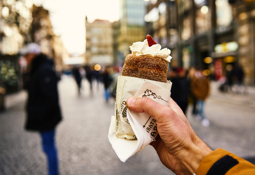 Probieren Sie sich durch die tschechische Küche und lassen Sie sich einen Trdelnik schmecken.