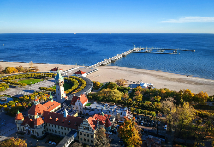 Erkunden Sie das elegante Seebad Sopot mit der rund 512 m langen Seebrücke.