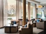 Machen Sie es sich in der Lobby gemütlich.