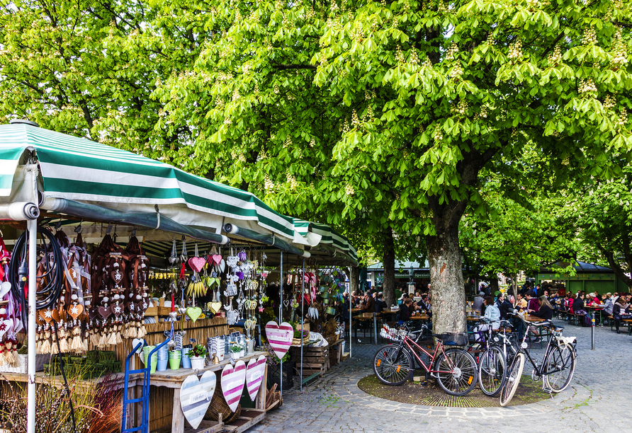 Der Viktualienmarkt im Herzen der Münchener Altstadt ist einen Besuch wert.