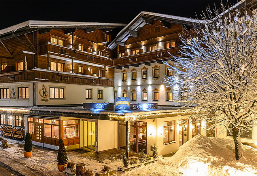 Ihr Hotel begrüßt Sie im Herzen von Fügen.