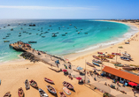 Der traumhafte Strand von Santa Maria auf Sal wird Sie verzaubern.