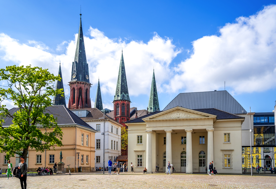 Wie wäre es mit einem Ausflug nach Oldenburg zum Schlossplatz?