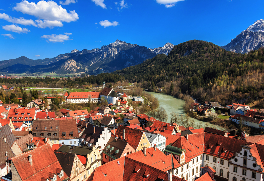 Blick auf die Berglandschaft in Füssen