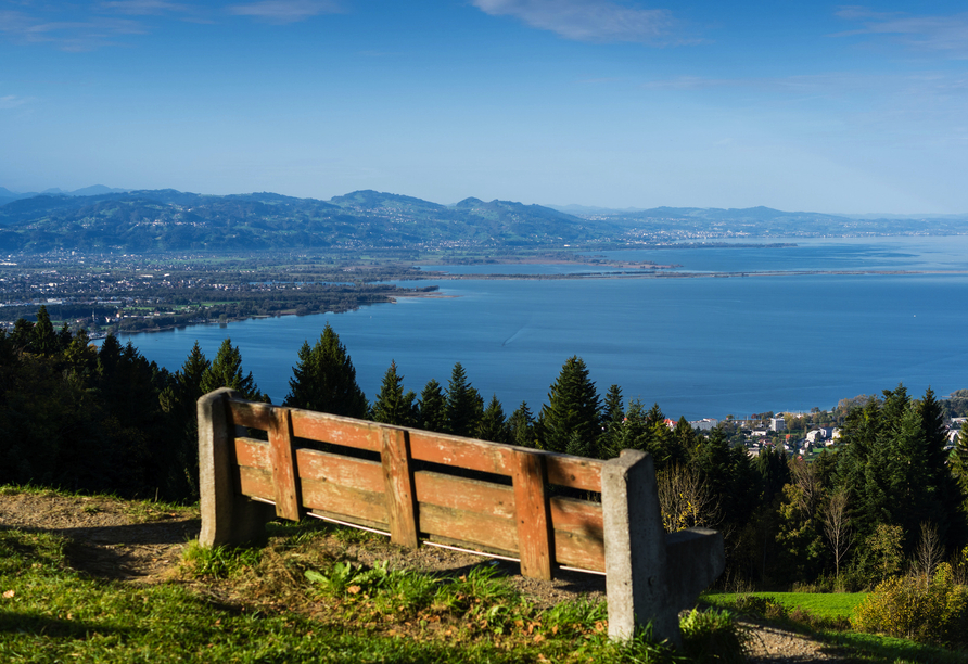 Entdecken Sie traumhafte Aussichten auf den Bodensee.