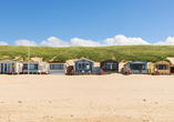 Verweilen Sie am Strand und genießen Sie Sonne satt.