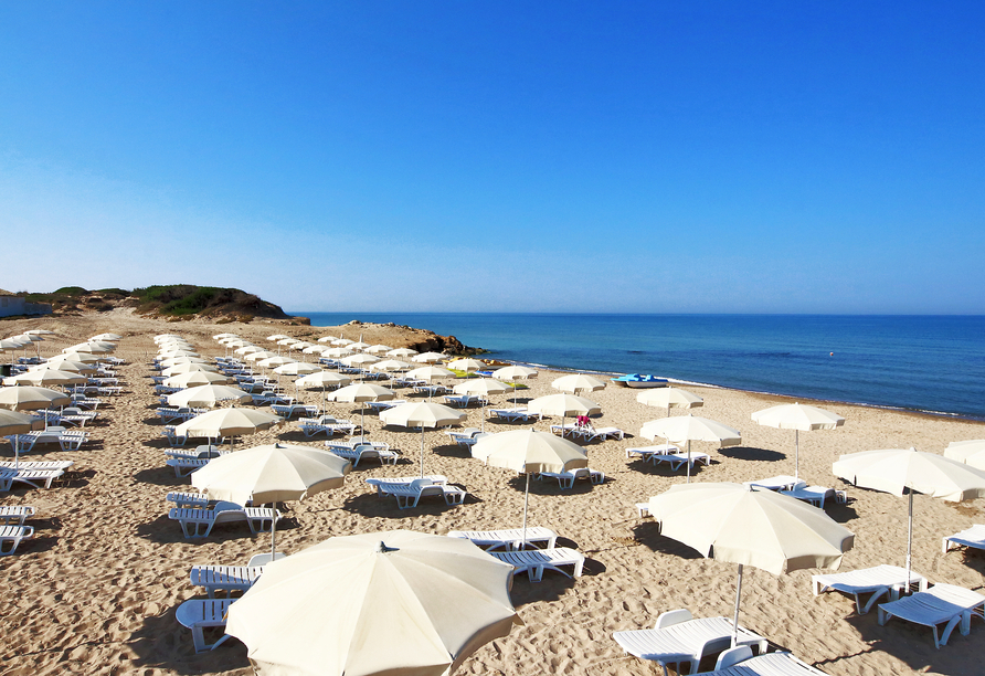 Machen Sie es sich am Strand gemütlich.