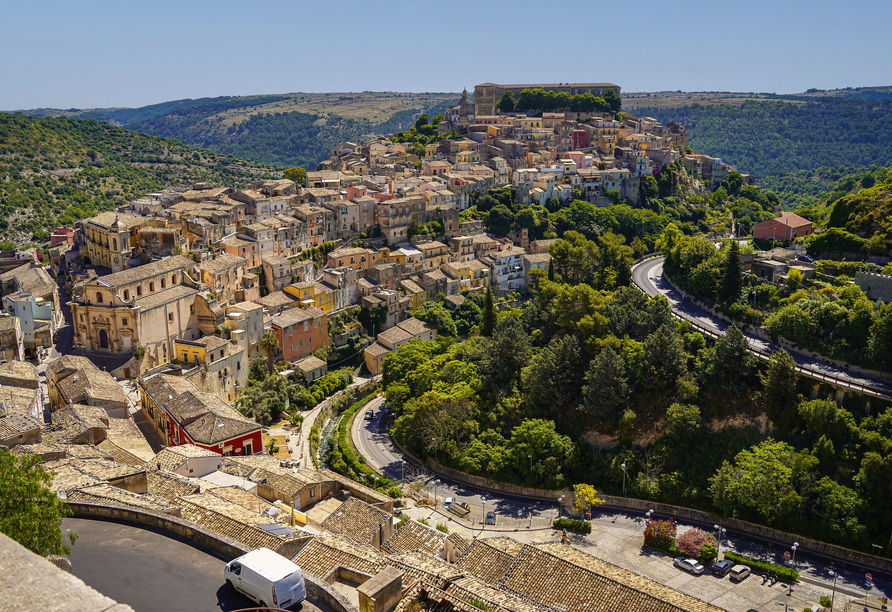 Genießen Sie die traumhaften Ausflugsziele wie das alte Ragusa, Ibla.