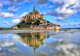 Ab Cherbourg-Octeville haben Sie die Möglichkeit, einen Ausflug zum eindrucksvollen Mont-Saint-Michel in der Normandie zu machen.