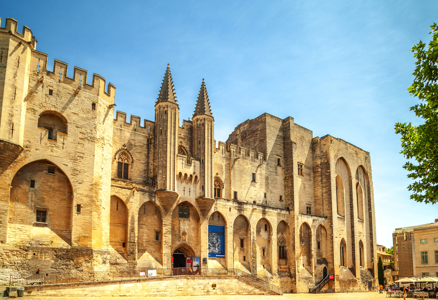 Den Papstpalast von Avignon können Sie von außen bewundern.