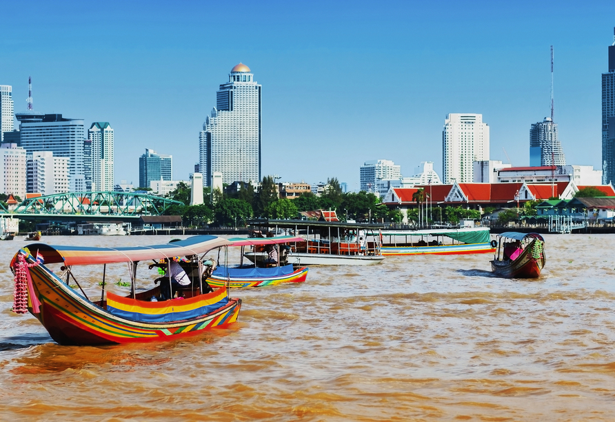 Optional: Freuen Sie sich auf eine Bootsfahrt durch die Khlongs, Thailands traditionelle Kanäle.