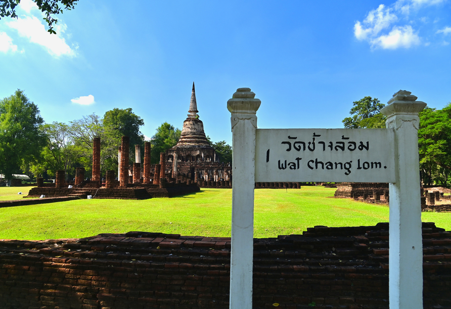 Sie besuchen die UNESCO-Weltkulturerbestätte Geschichtspark Si Satchanalai.