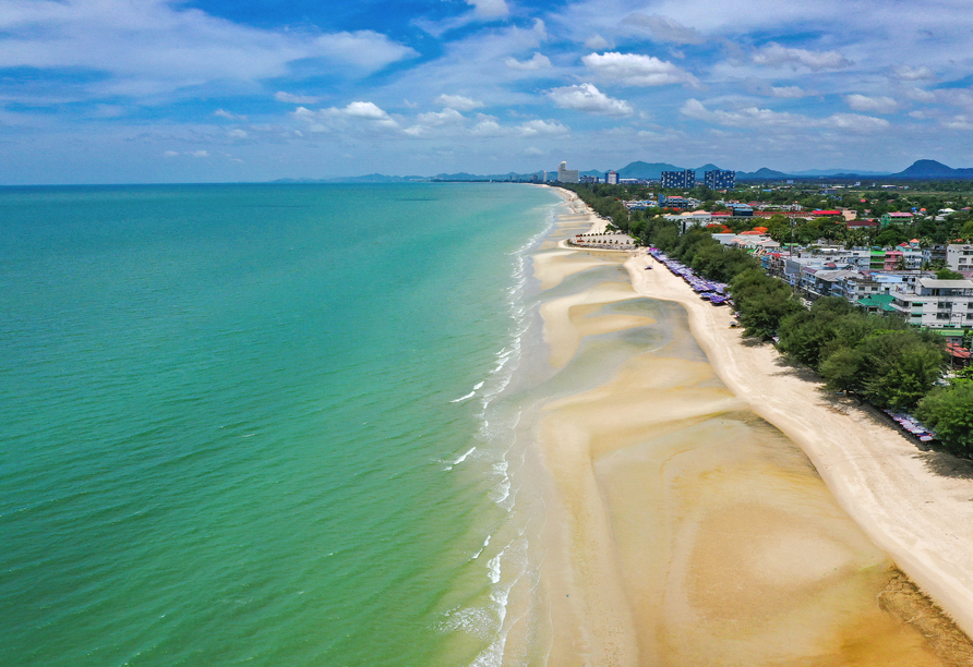 Thailand ist bekannt für seine traumhaften Strände wie den in Cha-Am, wo Sie zum krönenden Abschluss Ihrer Reise entspannen können.