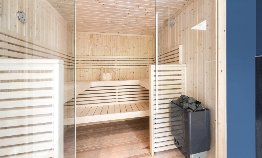 Anschließend können Sie sich in der Sauna aufwärmen.