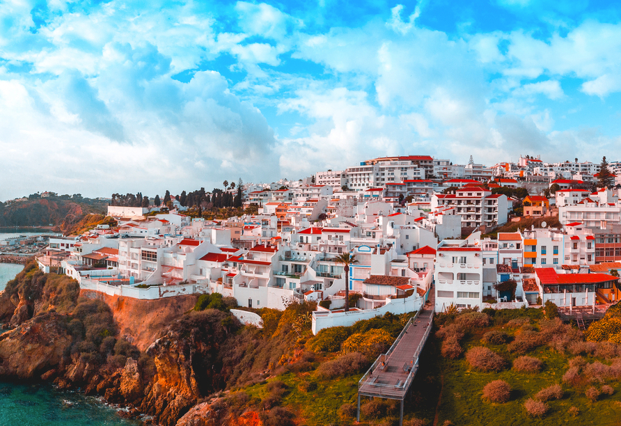Albufeira weiß mit ihrem wundervollen Panorama zu begeistern.