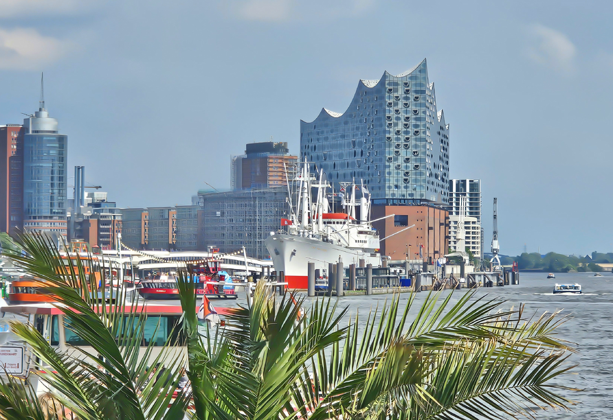 Vom Restaurant aus haben Sie einen herrlichen Blick auf die Elbphilharmonie.