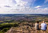 Unternehmen Sie eine Wanderung auf den Staffelberg und freuen Sie sich auf tolle Aussichten.