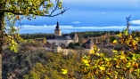Statten Sie der mystischen Burg Falkenstein einen Besuch ab.