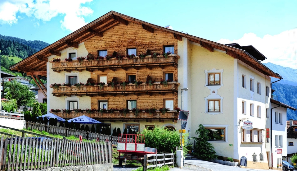 Herzlich willkommen im Tiroler Hotel Traube.