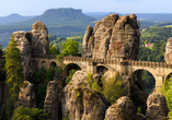 Auch die Bastei in der Sächsischen Schweiz begeistert jeden Urlauber.