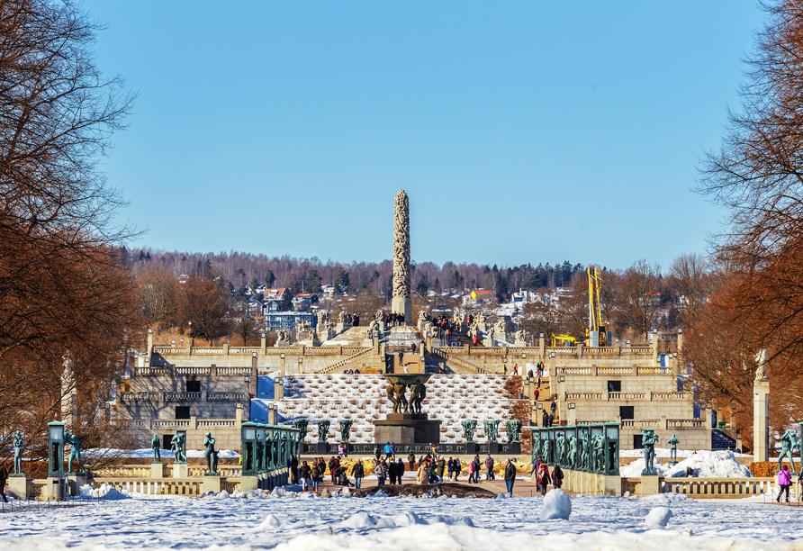 Besuchen Sie in Ihrer freien Zeit den berühmten Vigeland Park mit seinen beeindruckenden Skulpturen.