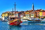 Wie wäre es mit einem Ausflug zum pittoresken Hafen von Rovinj?