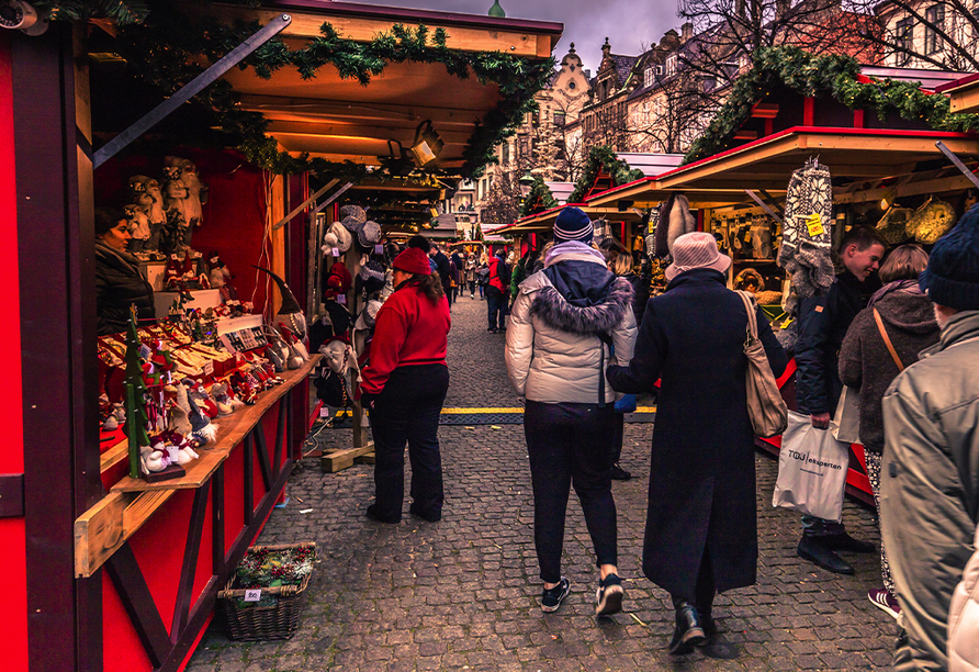 Liebevoll dekorierte Weihnachtsmärkte schaffen eine einzigartige Atmosphäre.