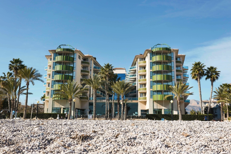Buchen Sie jetzt Ihren Urlaub an der Costa Blanca! Das KAKTUS Hotel Albir erwartet Sie.