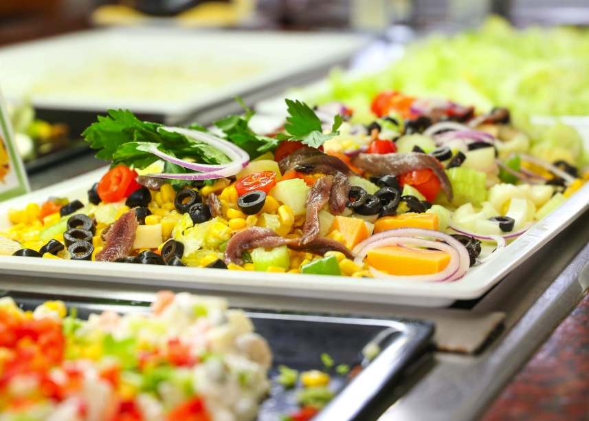 Freuen Sie sich auf köstliche Buffets im Restaurant Ihres Hotels.