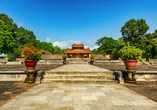 Wandeln Sie bei einer Besichtigung der Zitadelle mit altem Königspalast in Hue auf den Spuren längst vergangener Zeiten.