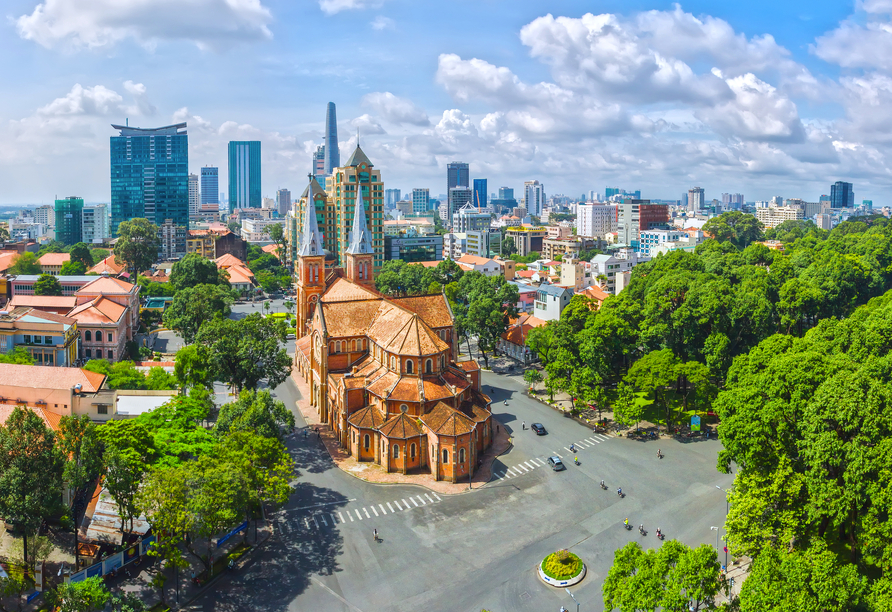 Erleben Sie Saigon (Ho Chi Minh City) und die beeindruckende Notre Dame Kathedrale – ein Ort voller Geschichte und Moderne.