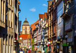 Die Göttinger Innenstadt begeistert mit historischen Gebäuden, charmanten Plätzen und lebendigem Stadtflair.