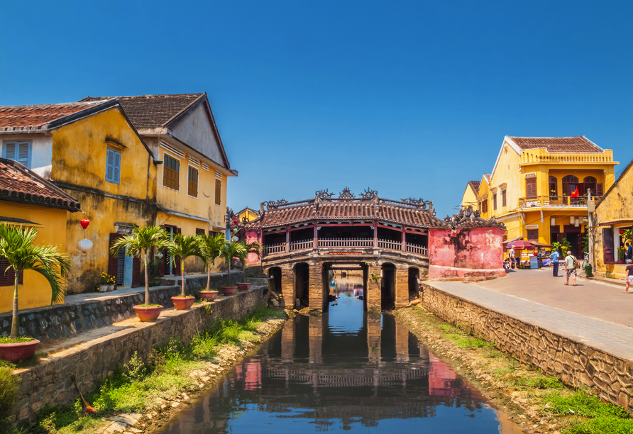 Die Japanische Brücke in Hoi An beeindruckt jeden Urlauber.