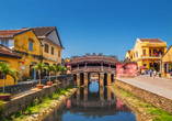 Die Japanische Brücke in Hoi An beeindruckt jeden Urlauber.