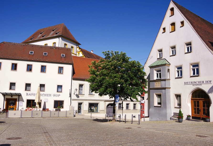 Herzlich willkommen im familiengeführten Hotelgasthof Bayerischer Hof!