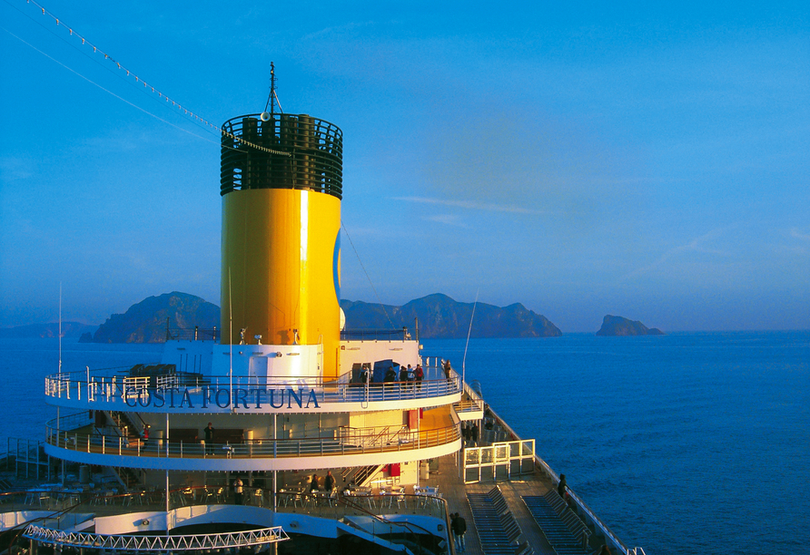 Ihr Schiff Costa Fortuna bringt Sie sicher zu jedem Hafen der Kanarischen Inseln.