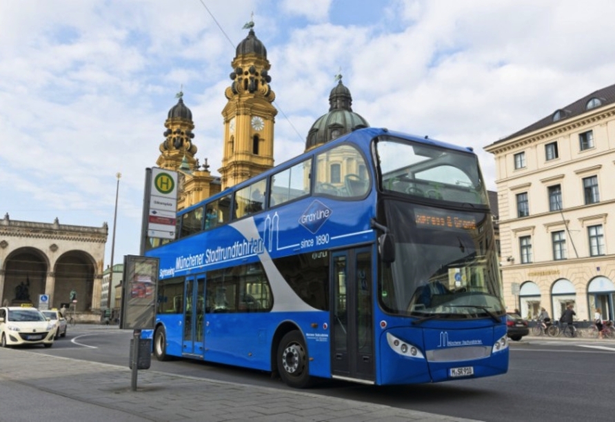 Unternehmen Sie eine Stadtrundfahrt durch München und genießen Sie Sparvorteile dank der inkludierten München Card.