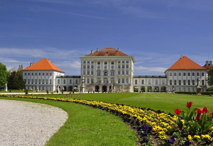 Dank der bereits inkludierten München Card erhalten Sie zahlreiche Ermäßigungen für den Eintritt in Museen, Schlösser und vieles mehr. Besuchen Sie zum Beispiel das Schloss Nymphenburg...