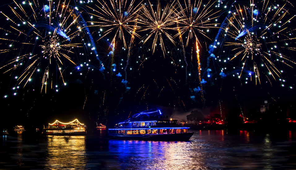 Freuen Sie sich auf Rhein in Flammen und genießen Sie das Feuerwerk vom Schiff aus! 