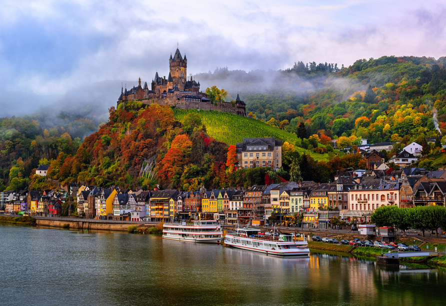 Die altehrwürdige Reichsburg thront stolz über Cochem.