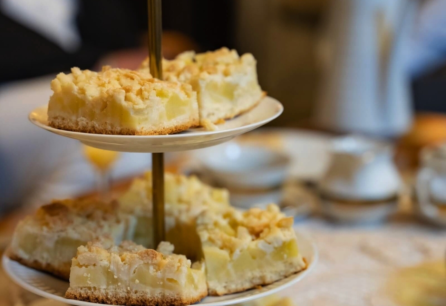 Jeder Tag wird Ihnen mit einer Tasse Kaffee oder Tee sowie einem Stück Kuchen versüßt.