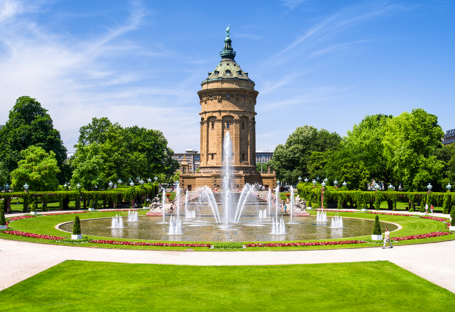 Der Wasserturm Mannheim ist das Wahrzeichen der Stadt.